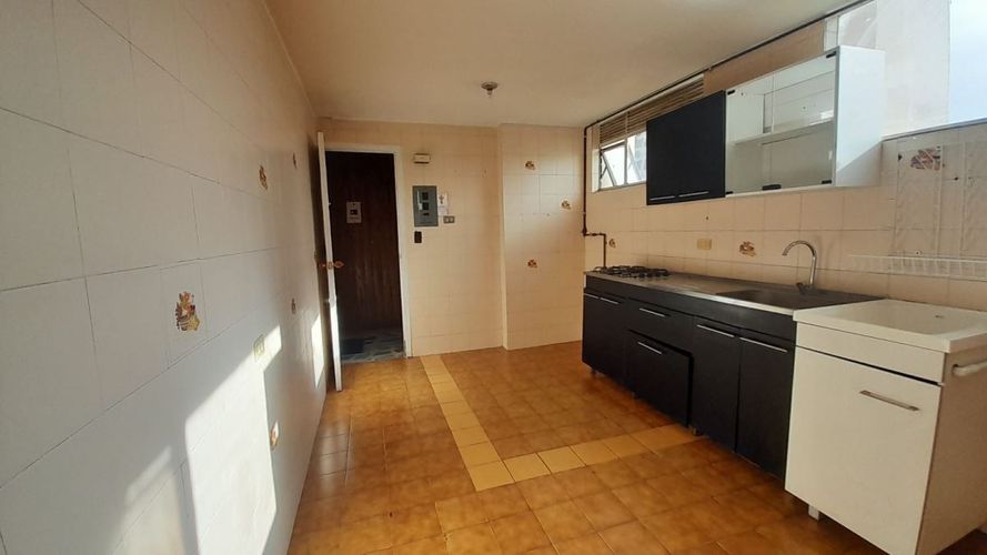 Apartamento de 3 alcobas en venta en Centro Narino, Bogotá, 101 m² · foto 11 de 13