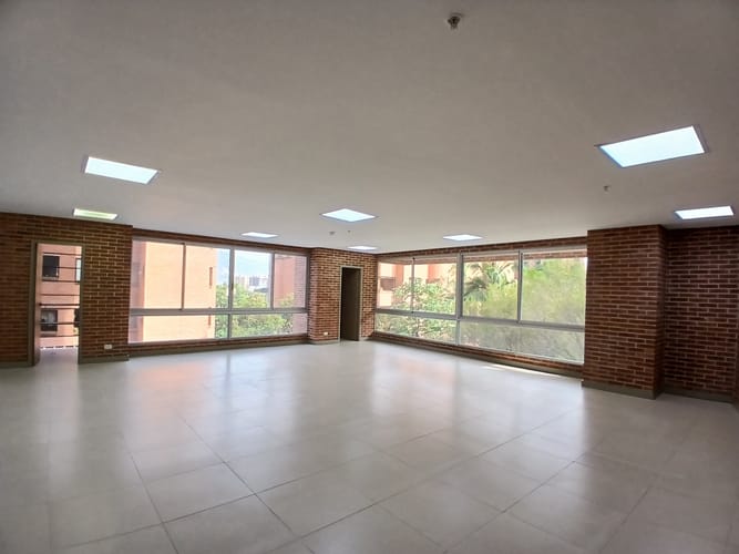 Oficina en arriendo en Castropol, Medellín, 136 m² · foto 3 de 12