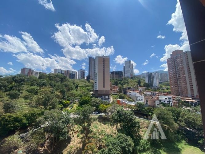 Apartamento de 3 alcobas en arriendo en Las Lomitas, Medellín, 110 m² · foto 17 de 24
