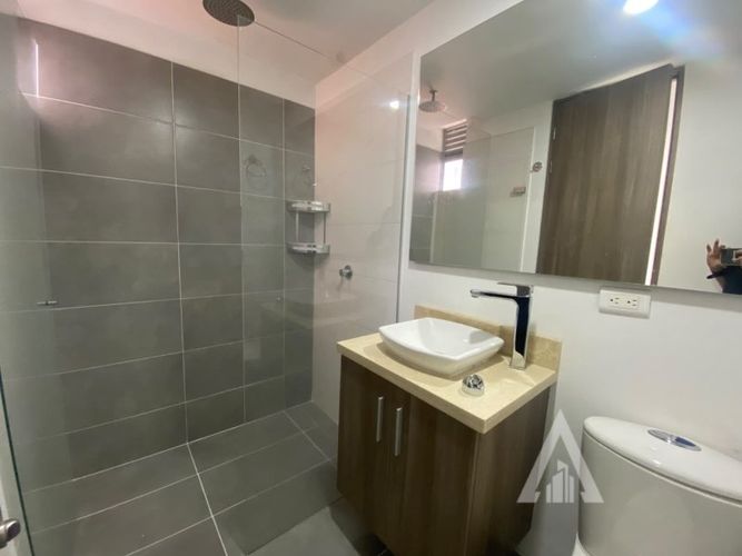 Apartamento de 3 alcobas en arriendo en Las Lomitas, Medellín, 110 m² · foto 20 de 24