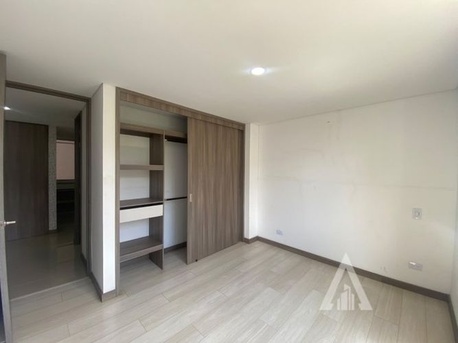 Apartamento de 3 alcobas en arriendo en Las Lomitas, Medellín, 110 m² · foto 24 de 24