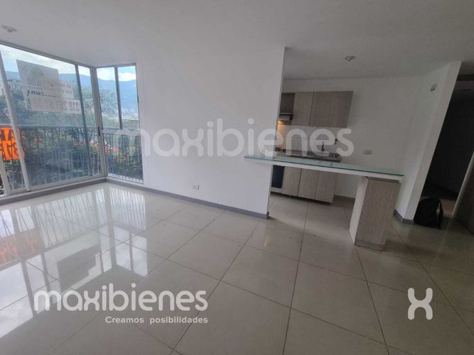 Apartamento de 3 alcobas en arriendo en Virgen Del Carmen, Sabaneta, 75 m² · foto 3 de 11
