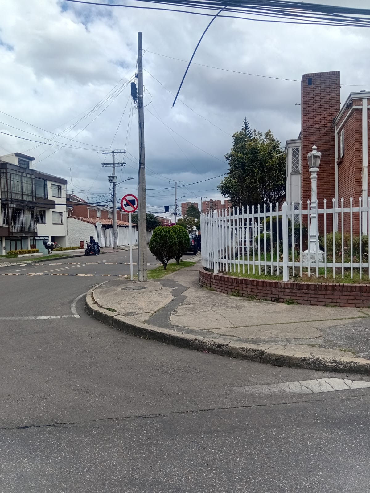 Casa en venta en Niza, Bogotá · foto 2 de 24