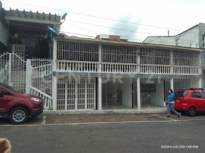Casa de 4 alcobas en venta en Barzal Alto, Villavicencio, 435 m² · foto 2 de 15