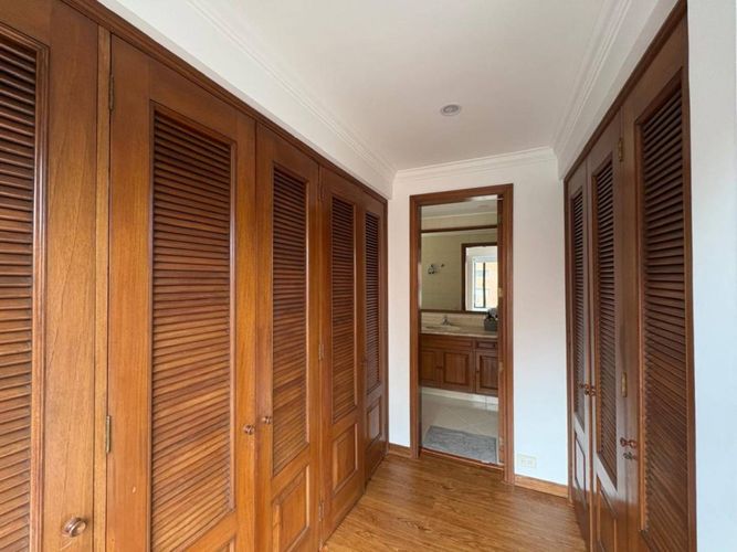 Apartamento de 3 alcobas en arriendo en Los Rosales, Bogotá, 262 m² · foto 16 de 24