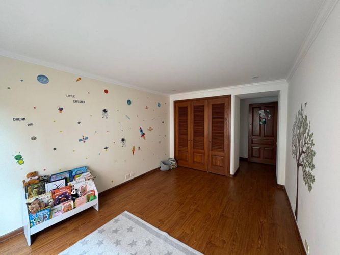 Apartamento de 3 alcobas en arriendo en Los Rosales, Bogotá, 262 m² · foto 18 de 24