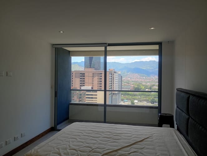 Apartamento de 2 alcobas en arriendo en El Poblado, Medellín, 91 m² · foto 2 de 16