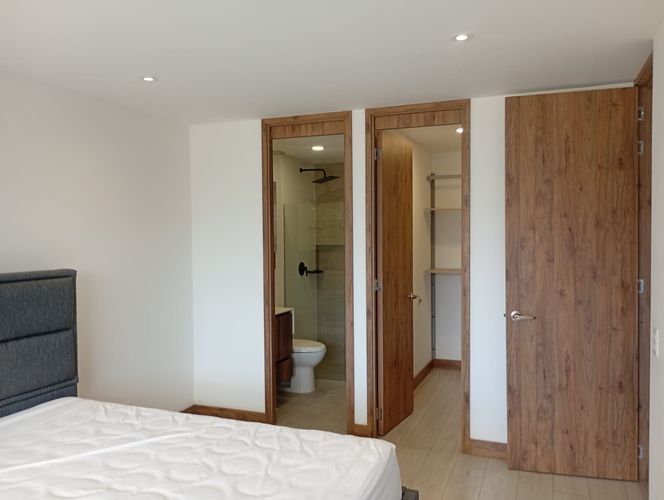 Apartamento de 2 alcobas en arriendo en El Poblado, Medellín, 91 m² · foto 11 de 16