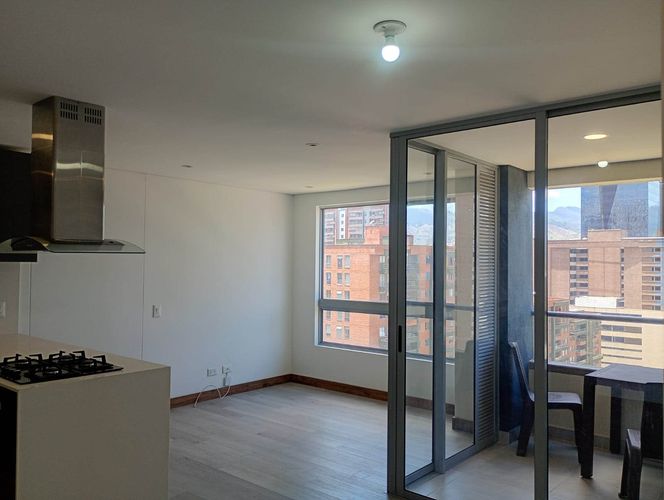 Apartamento de 2 alcobas en arriendo en El Poblado, Medellín, 91 m² · foto 9 de 16