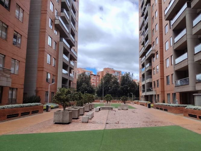 Apartamento en venta en La Esmeralda, Bogotá · foto 9 de 24