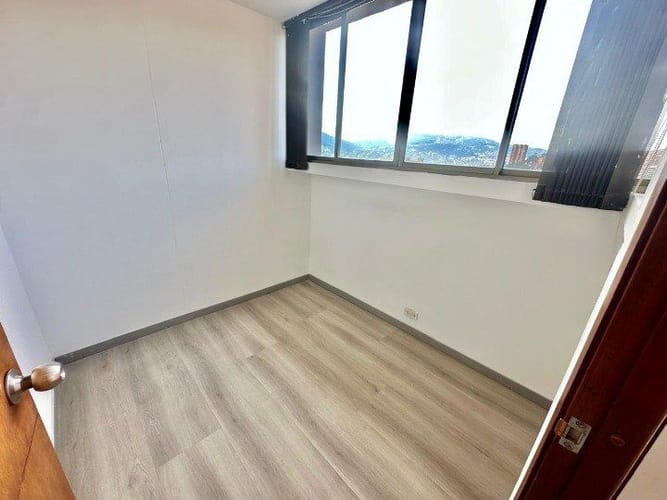 Oficina en arriendo en Las Lomas, Medellín, 65 m² · foto 4 de 10