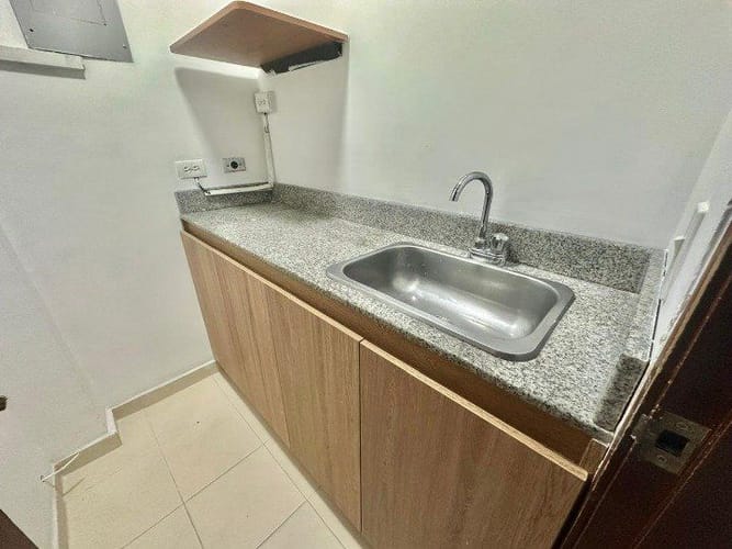 Oficina en arriendo en Las Lomas, Medellín, 65 m² · foto 6 de 10