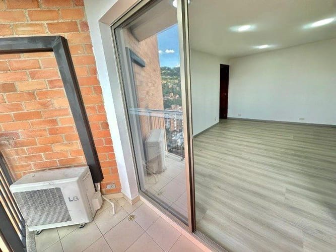 Oficina en arriendo en Las Lomas, Medellín, 65 m² · foto 8 de 10