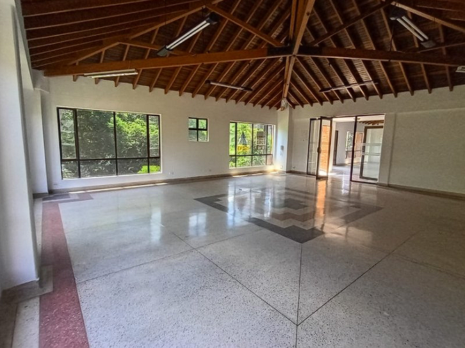 Local en arriendo en Suramericana, Medellín, 501 m² · foto 3 de 18