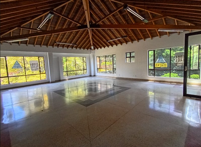 Local en arriendo en Suramericana, Medellín, 501 m² · foto 2 de 18