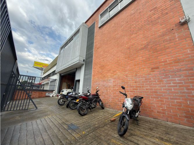 Bodega en arriendo en Ciudad Jardin, Cali, 800 m² · foto 16 de 16