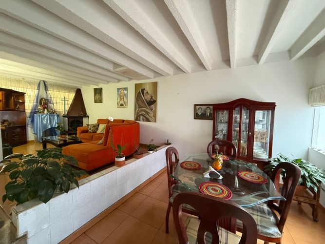 Casa de 4 alcobas en venta en Surinama, Tunja, 150 m² · foto 2 de 15