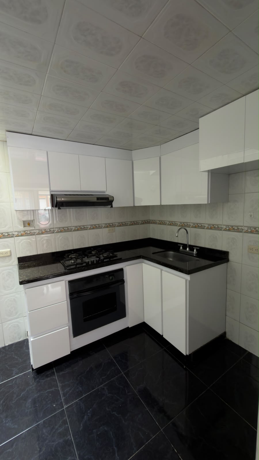 Casa en venta en Portales Del Norte, Bogotá · foto 4 de 18
