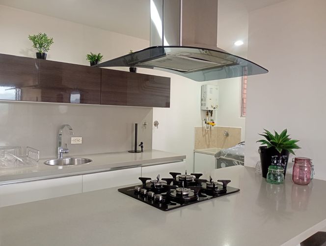 Apartamento de 2 alcobas en arriendo en El Poblado, Medellín, 73 m² · foto 4 de 14