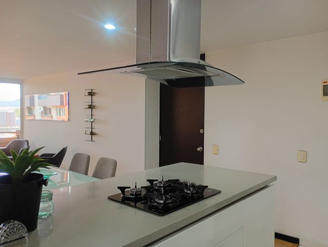 Apartamento de 2 alcobas en arriendo en El Poblado, Medellín, 73 m² · foto 6 de 14