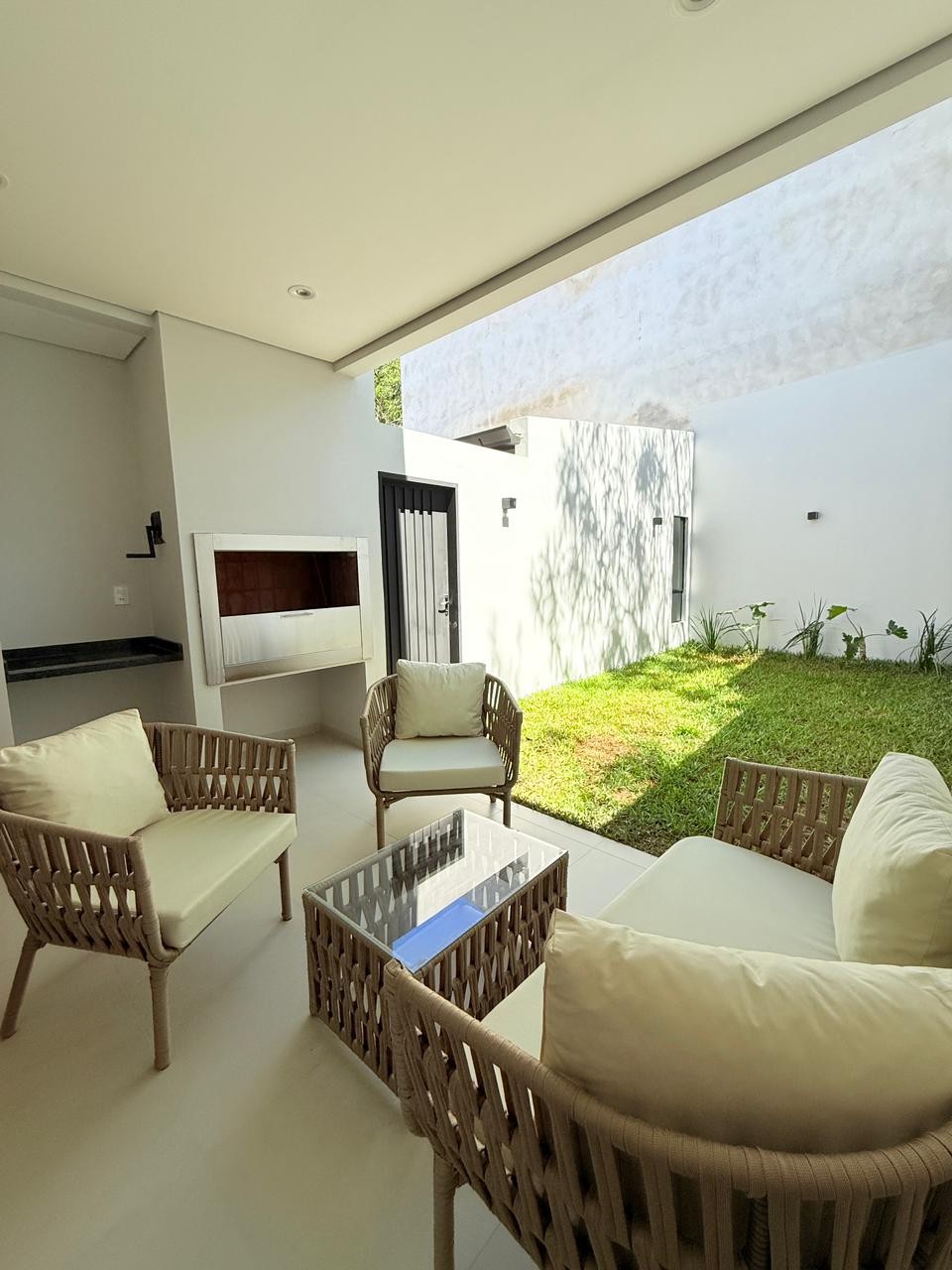 EN VENTA HERMOSO DUPLEX ZONA COLEGIO PANAMERICANO EN LUQUE — foto 3