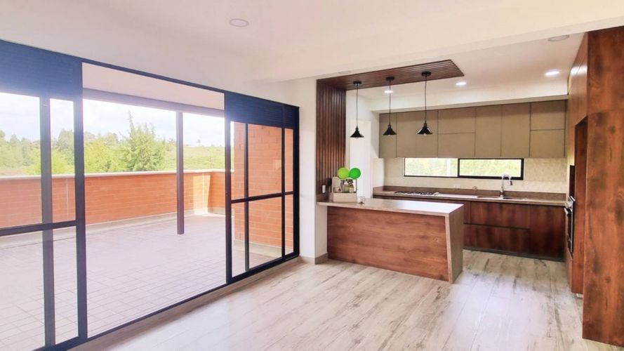 Apartamento de 3 alcobas en venta en Barro Blanco, Rionegro, 90 m² · foto 2 de 19