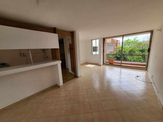Apartamento de 3 alcobas en arriendo en San Lucas, Medellín, 90 m² · foto 2 de 24
