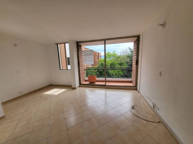 Apartamento de 3 alcobas en arriendo en San Lucas, Medellín, 90 m² · foto 3 de 24