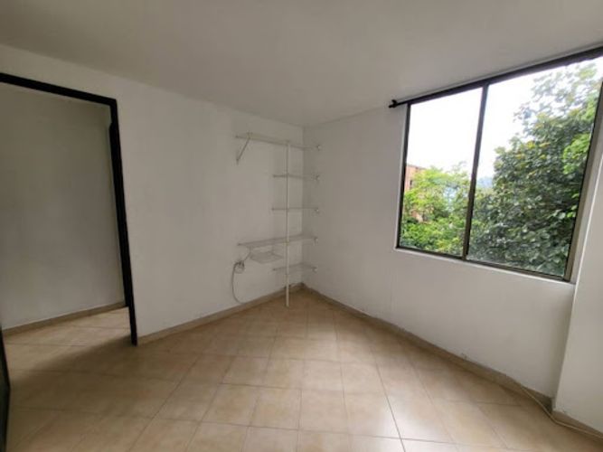Apartamento de 3 alcobas en arriendo en San Lucas, Medellín, 90 m² · foto 19 de 24