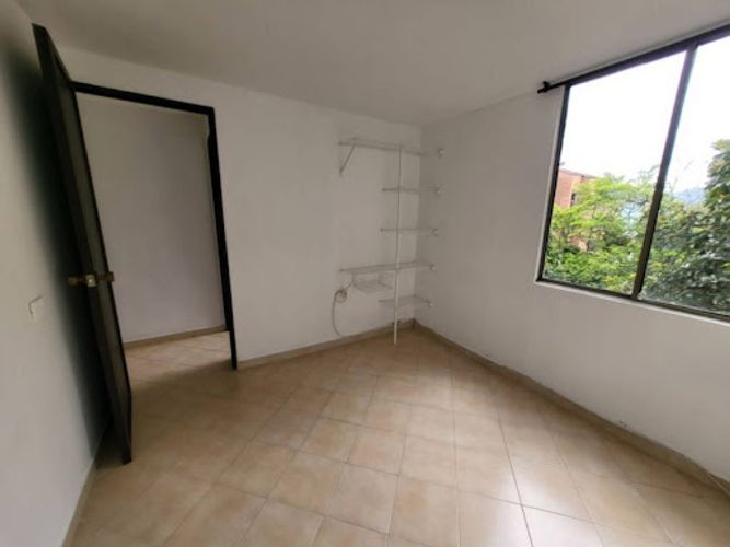 Apartamento de 3 alcobas en arriendo en San Lucas, Medellín, 90 m² · foto 20 de 24