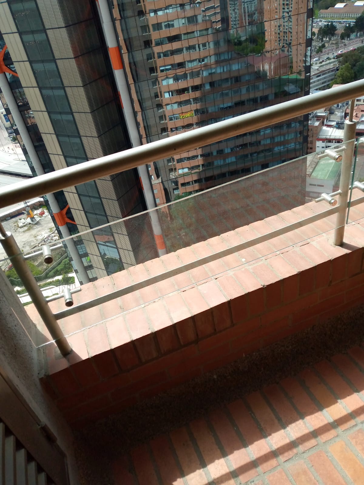 Apartaestudio en arriendo en Parque Central Bavaria, Bogotá · foto 6 de 13