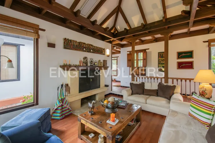 Casa de 4 alcobas en venta en Altos De Yerbabuena, Sopó, 300 m² · foto 3 de 16