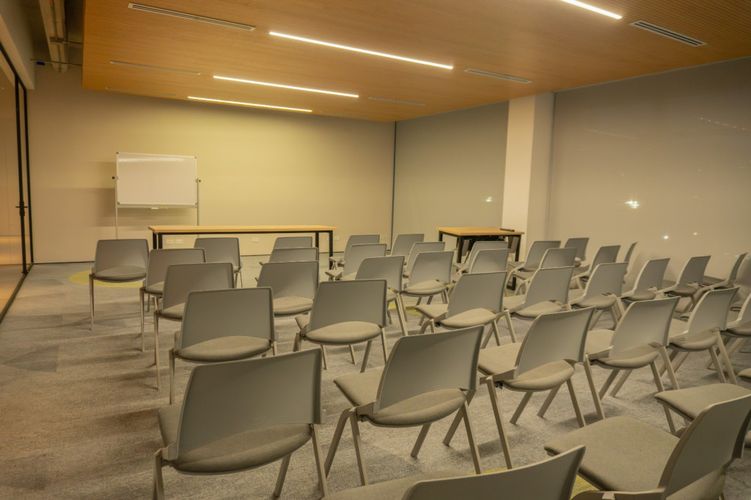 Oficina en arriendo en El Velódromo, Medellín, 240 m² · foto 8 de 9