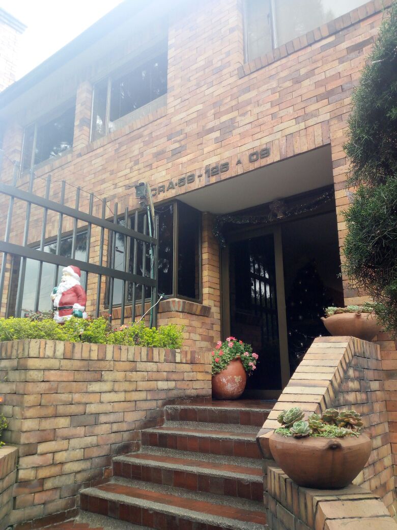 Casa en venta en Cerros De Suba, Bogotá · foto 2 de 15