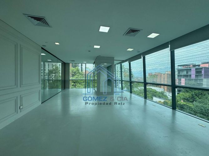Oficina en arriendo en Milla De Oro, Medellín, 70 m² · foto 2 de 10