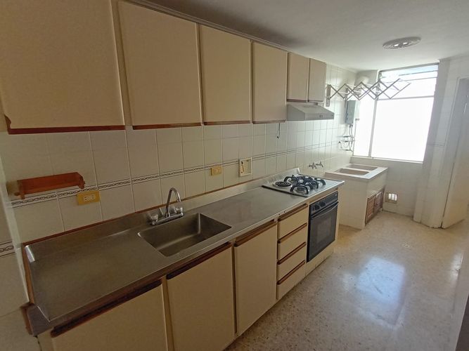 Apartamento de 2 alcobas en venta en Laureles, Medellín, 80 m² · foto 4 de 18