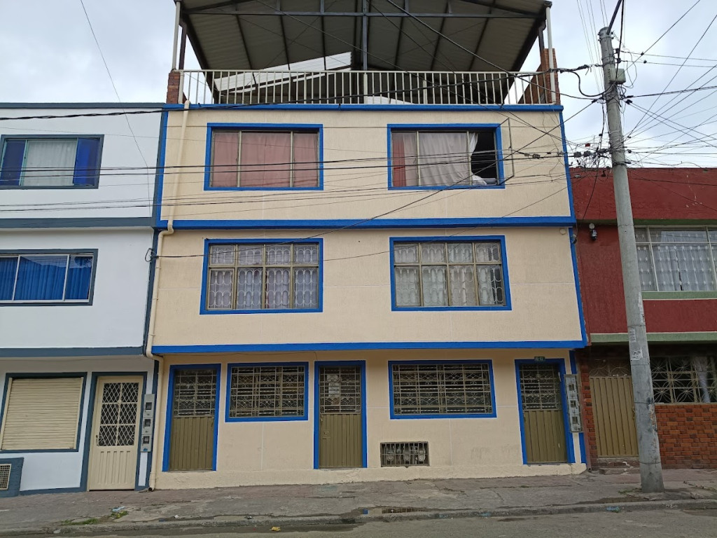 Casa en venta en Molinos Del Sur, Bogotá · foto 3 de 18