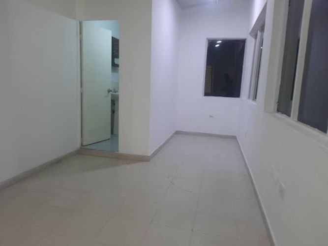 Bodega en arriendo en La Candelaria, Medellín, 220 m² · foto 20 de 24