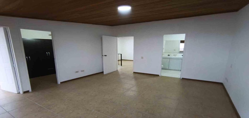Casa de 5 alcobas en venta en Santa Helena, Manizales, 96 m² · foto 3 de 20