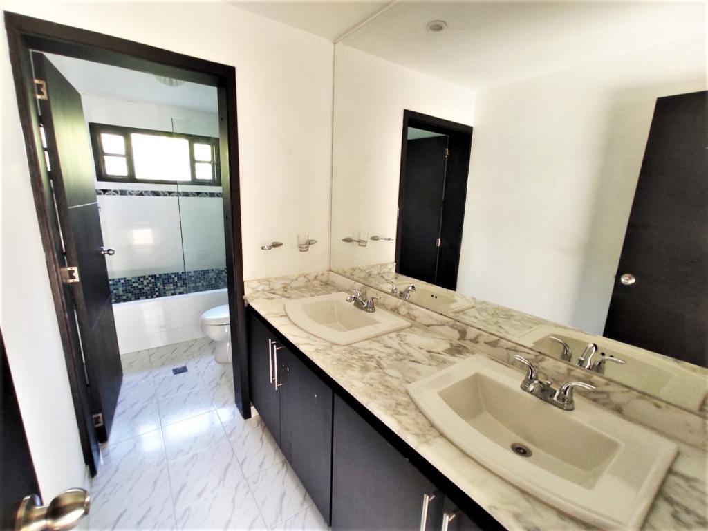 Casa en venta en Vereda El Salitre, La Calera · foto 9 de 24