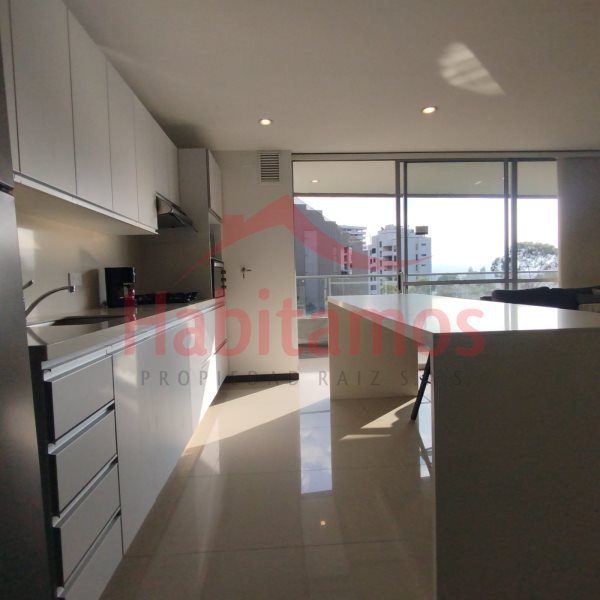 Apartamento en venta en Lalinde, Medellín · foto 3 de 14