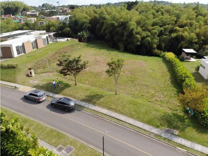 Lote en venta en Cerritos, Pereira, 3168 m² · foto 2 de 6