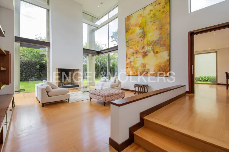 Casa de 5 alcobas en arriendo en Guaymaral, Chía, 650 m² · foto 2 de 20