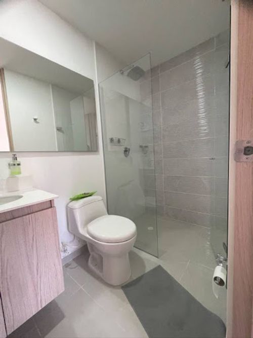 Apartamento de 3 alcobas en arriendo en Loma Del Escobero, Envigado, 89 m² · foto 8 de 10
