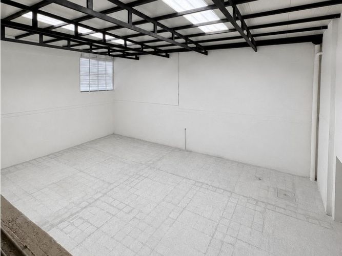 Bodega en arriendo en Manila, Medellín, 500 m² · foto 6 de 11