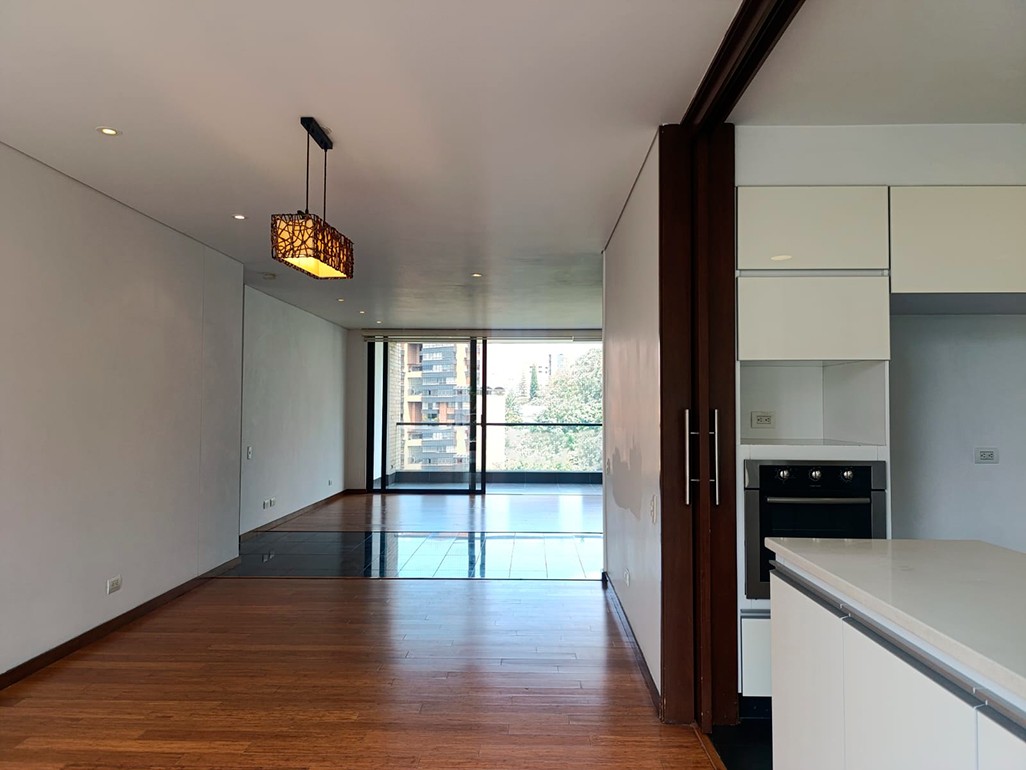 Apartamento en arriendo en El Poblado, Medellín · foto 2 de 19