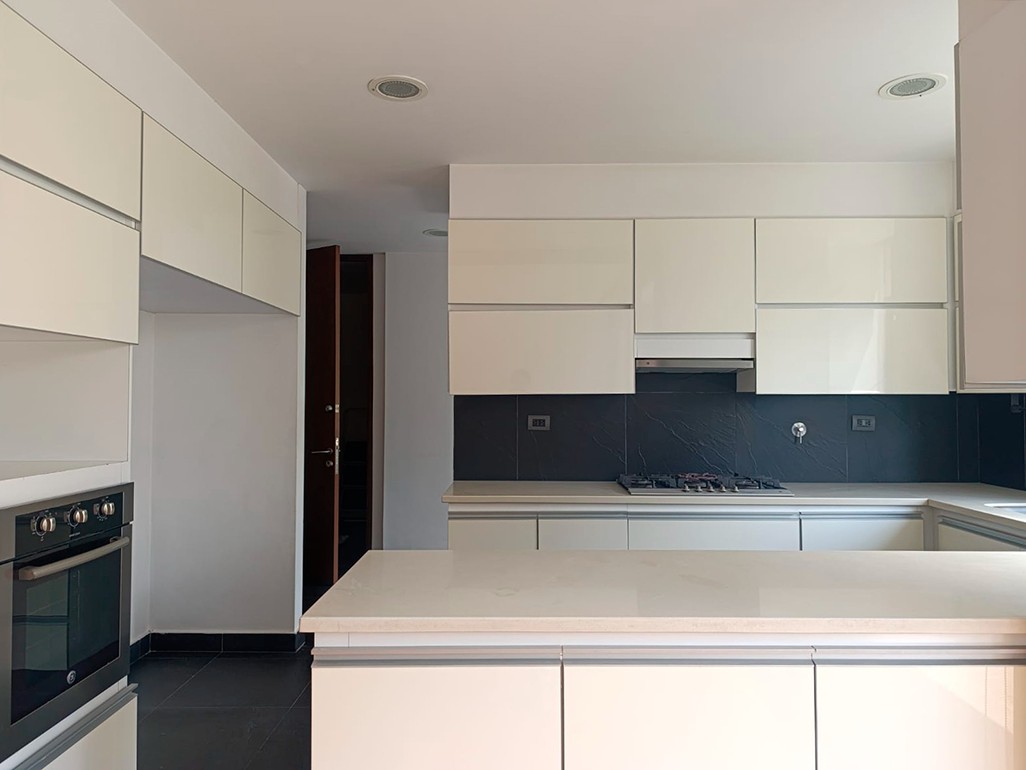 Apartamento en arriendo en El Poblado, Medellín · foto 3 de 19