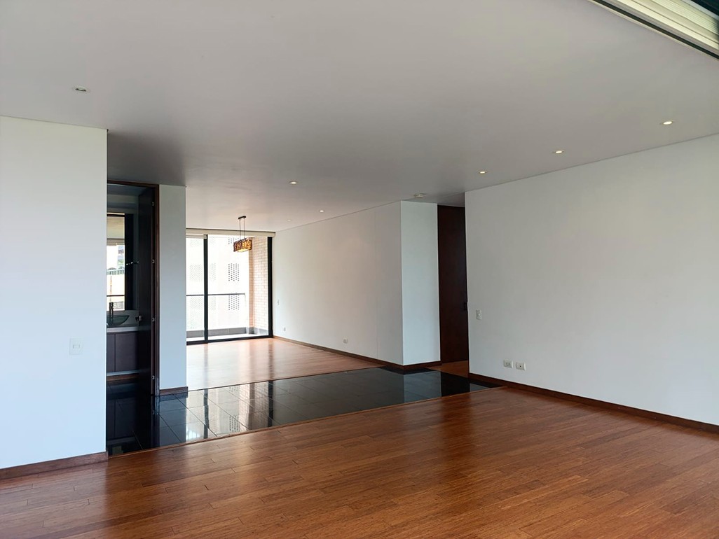 Apartamento en arriendo en El Poblado, Medellín · foto 7 de 19
