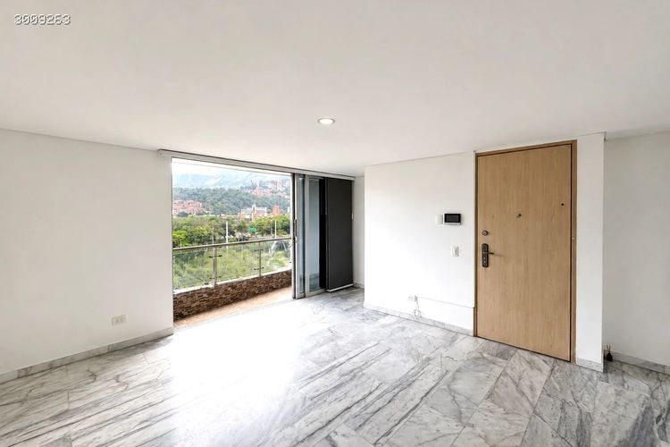 Apartamento de 3 alcobas en venta en Conquistadores, Medellín, 100 m² · foto 2 de 24