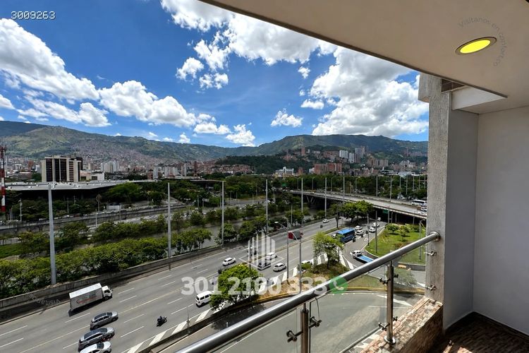 Apartamento de 3 alcobas en venta en Conquistadores, Medellín, 100 m² · foto 11 de 24
